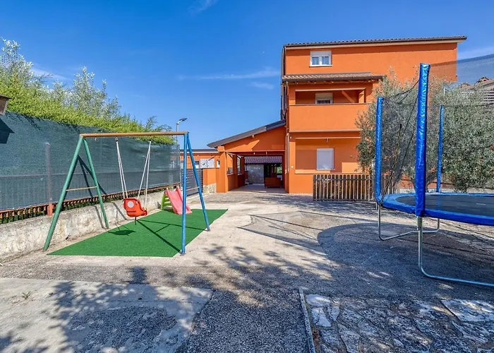 Guest house Danka With Shared Pool Pula