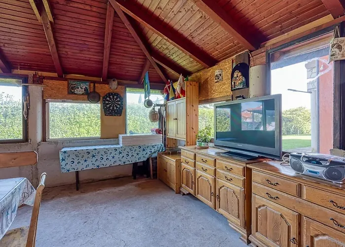 Danka With Shared Pool Guest house