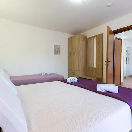 Danka With Shared Pool Guest house 3*
