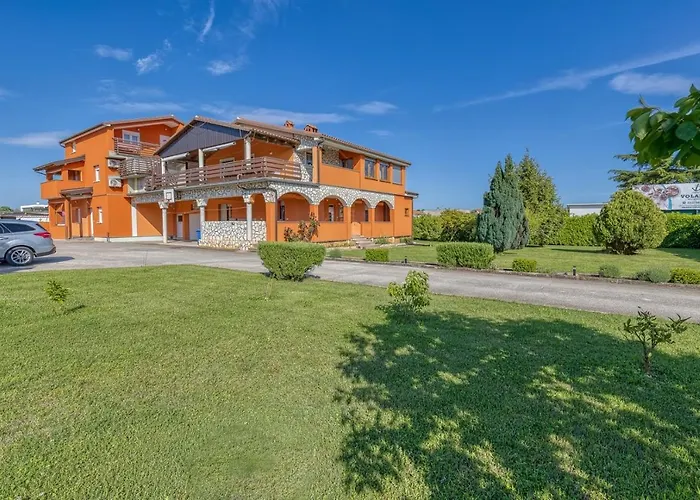 Casa de hóspedes Danka With Shared Pool Pula