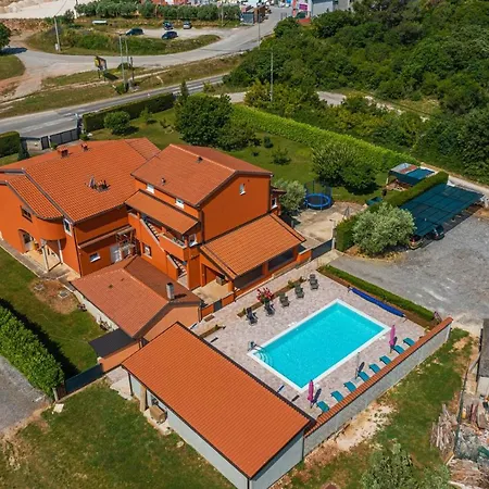 Гостевой дом Danka With Shared Pool 3*