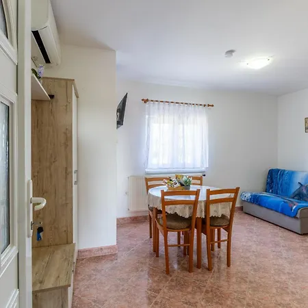 Danka With Shared Pool Guest house 3*