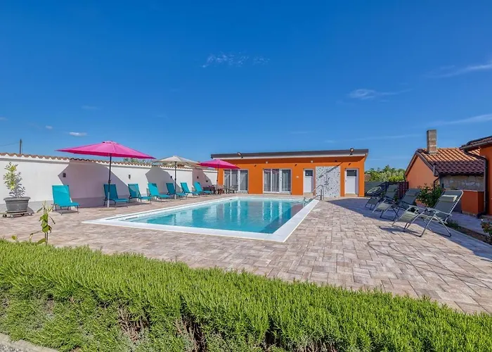 Danka With Shared Pool بيت ضيافة